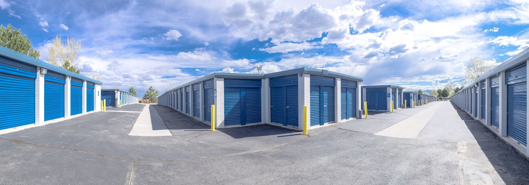 Storage facilities. Self Storage в США. Склад. Self Storage на улице. Self Storage facilities in USA.